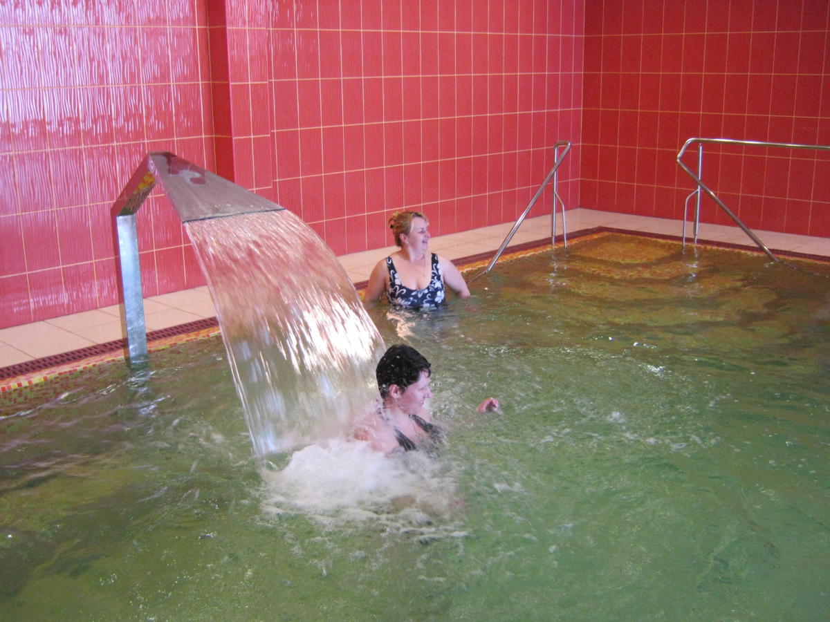 Jedinstven bazen u Srbiji: Voda u njemu leči, ublažava bolove i jača snagu